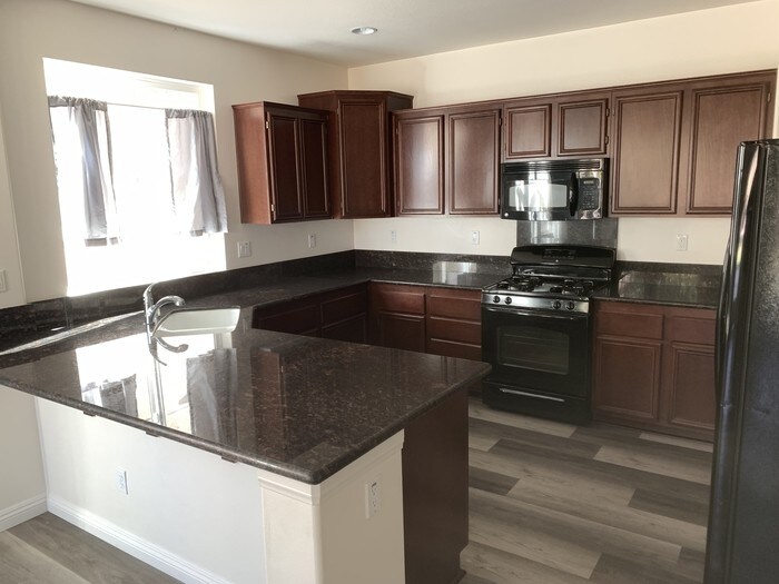 Building Photo - 31835 Green Oak Way