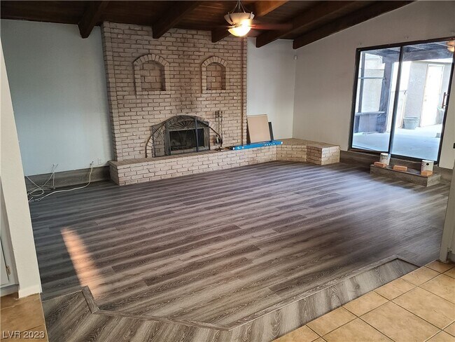 Foto del edificio - 5805 Trent Ave