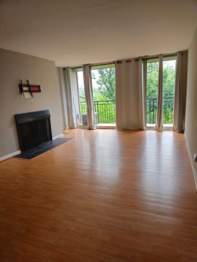 Foto principal - 5820 Oakwood Dr