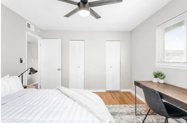 Foto del edificio - 516 Splitlog Ave