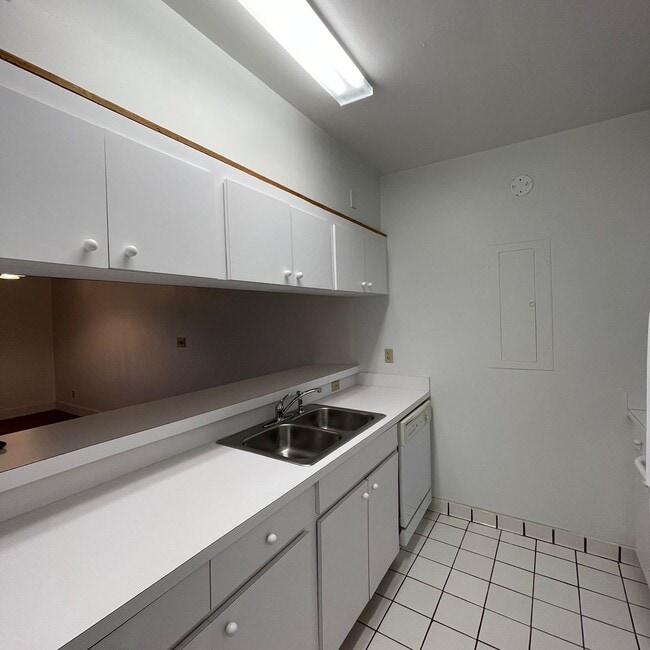 Foto del edificio - Beautiful 1-Bedroom Condo in the Beautiful...