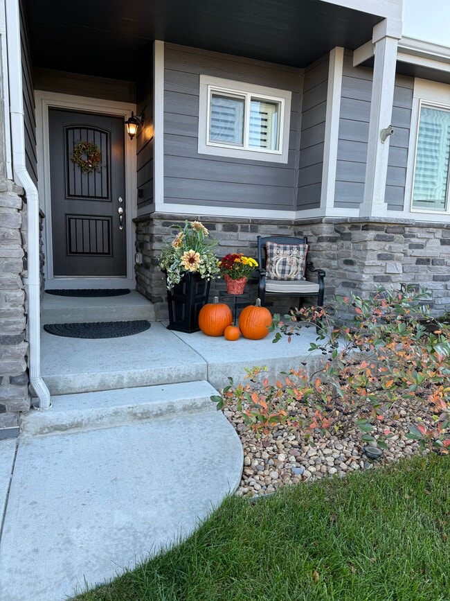 Building Photo - 5383 Homeward Dr