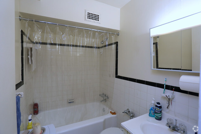 Bathroom - Saint Paul Regency