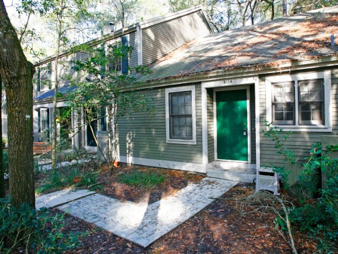 Primary Photo - Beautiful 2 bedroom condo located in the u...