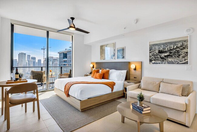 Foto del edificio - 601 NE 1st Ave