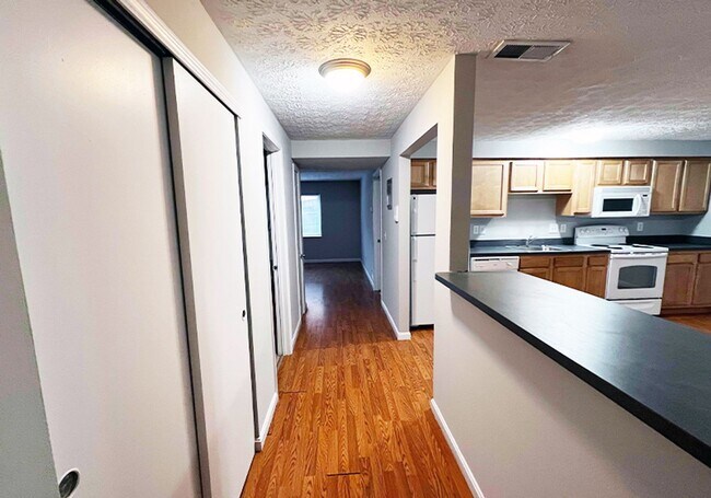 Foto del edificio - 525 Lowell Ave