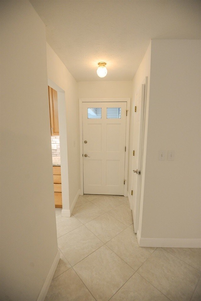 Building Photo - 255 S Villas Ct