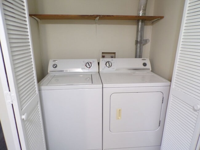 Building Photo - Rolling Meadows Apartments and Townhouses,...