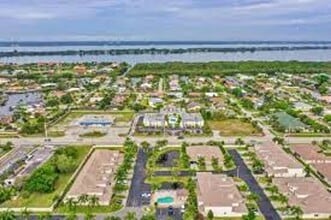 Building Photo - 308 Espana Ct