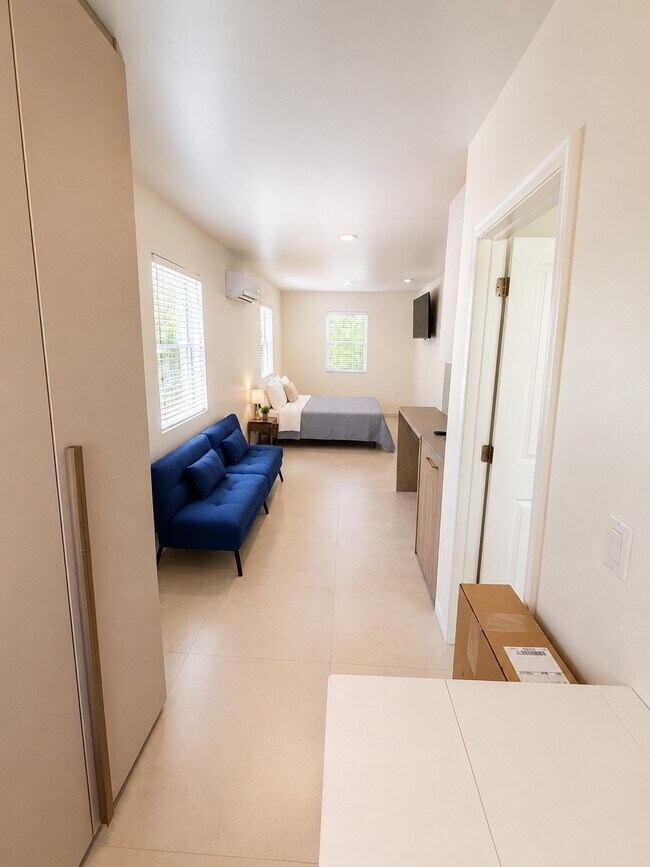 Foto del edificio - 245 NE 33rd St