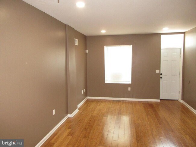Foto del edificio - 1021 N Spruce St