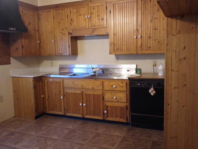 Kitchen - 60 Freund St