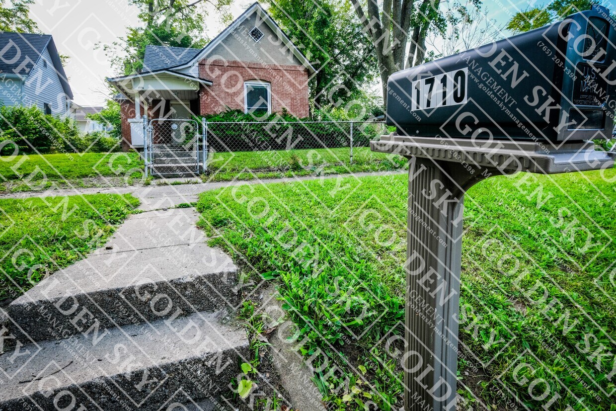 Foto principal - 1710 S Gharkey St