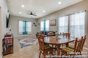 Foto del edificio - 1145 W Summit Ave.