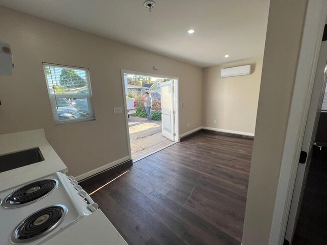 Building Photo - 3456 Madison St