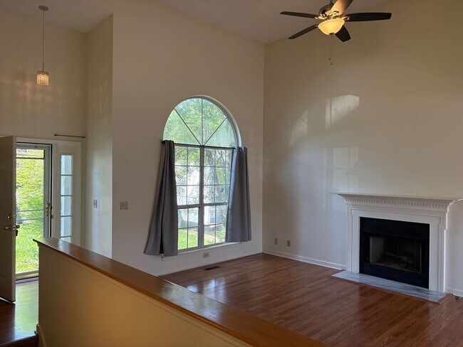 Foto del edificio - Single Family Home in Villages of Brentwood
