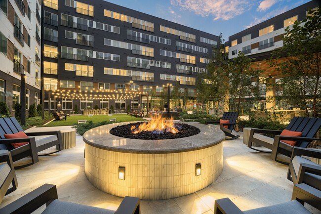 Building Photo - Hanover RiNo