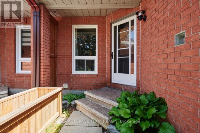Building Photo - 1443 Caravel Crescent