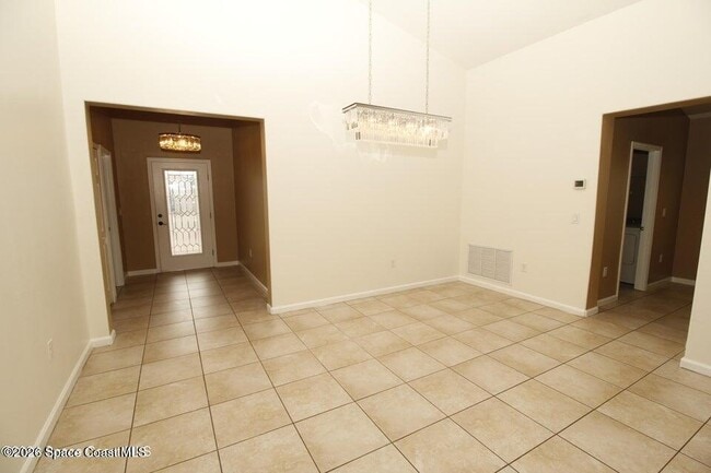 Foto del edificio - 535 Trymore Dr SE