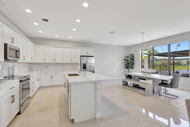 Foto del edificio - 16608 Cove Rd