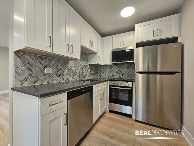 Foto del edificio - 452 W Oakdale Ave