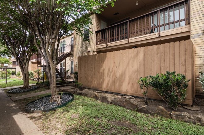 Foto del edificio - 10555 Turtlewood Ct