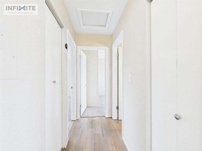 Foto del edificio - 2 Bed | 1 Bath | 884 Sq Ft