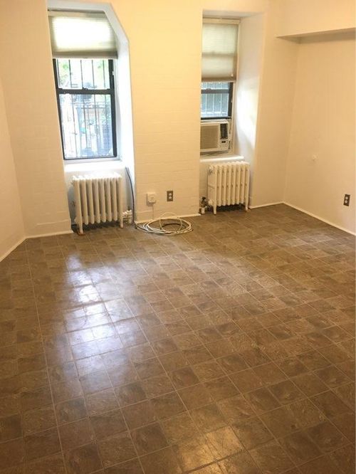 Foto del edificio - 329 E 5th St