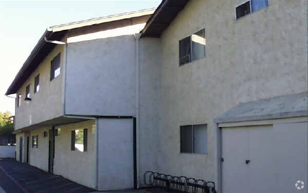 Foto principal - Adobe Falls Village Apartments