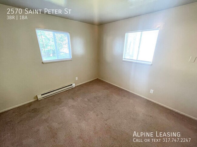 Building Photo - Near Southeast 3BR House!