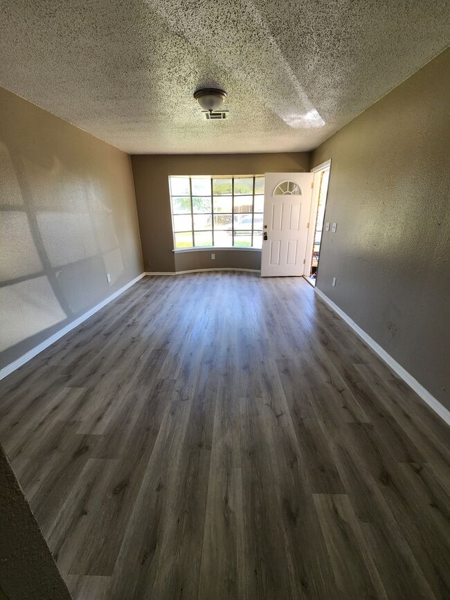 Building Photo - Charming 4 Bed 1 Bath Home in SE OKC