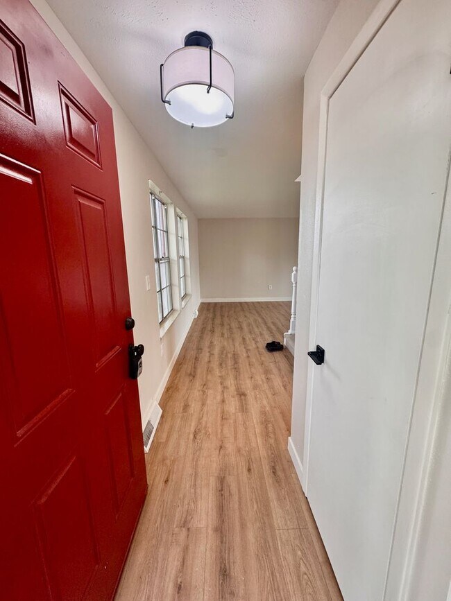 Foto del edificio - Beautifully Renovated Townhome in Coumbine...