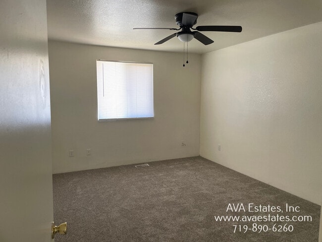 Building Photo - 279 W Coral Dr