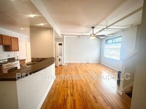 Building Photo - 910 W Oakdale Ave