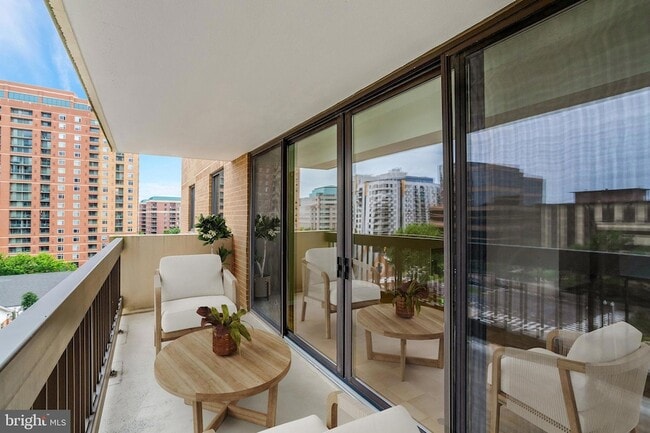 Photo - 3800 Fairfax Dr Apartment