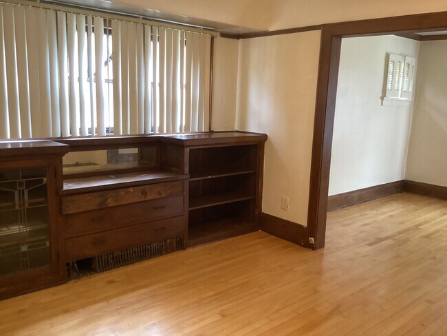 Building Photo - 3 bedroom single family home