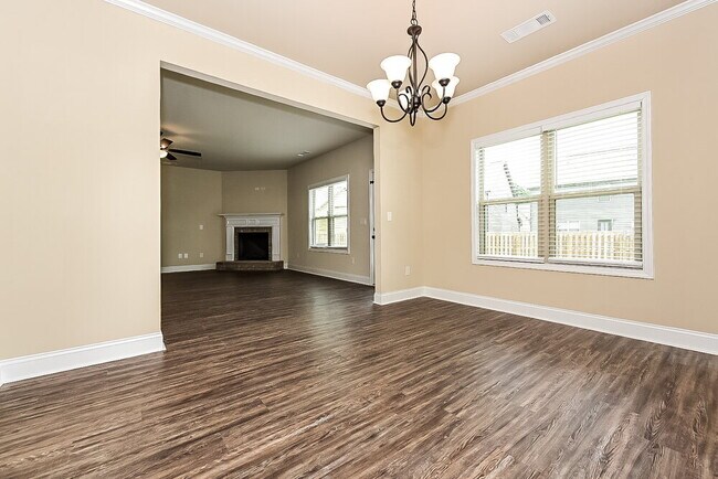Building Photo - 2354 Walker Dr
