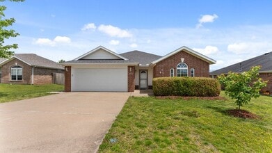 Building Photo - 440 Brookfield Dr