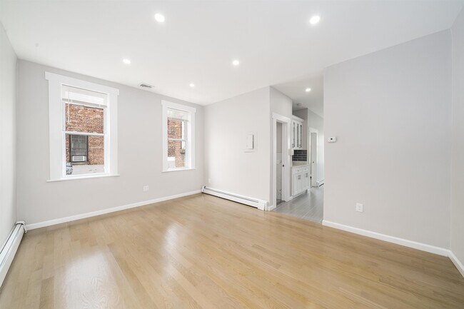 Building Photo - 128 Booraem Ave