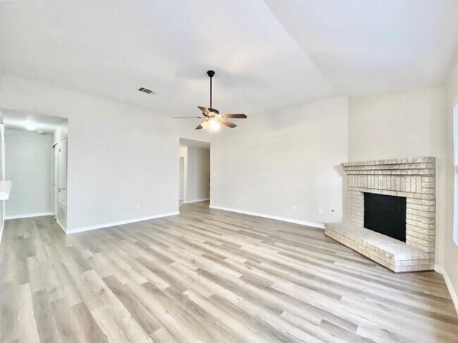 Building Photo - 708 Riverway Ln
