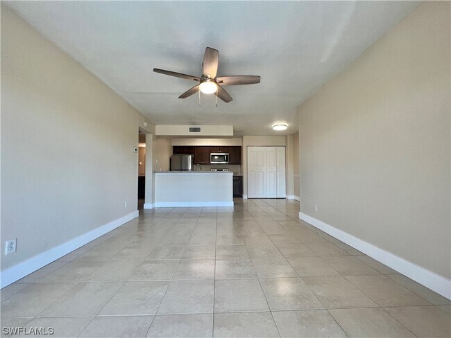 Building Photo - 5319 Summerlin Rd