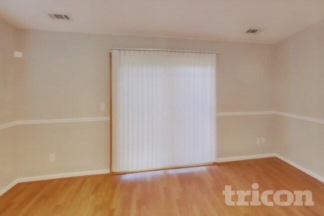Foto del edificio - 1277 Collier Ln