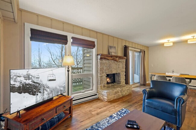 Building Photo - 111 Courtside Ln