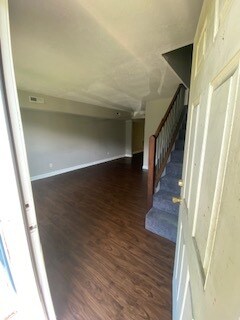 Building Photo - 910 Park City Rd