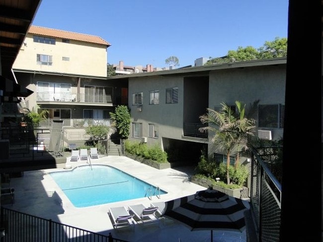 Building Photo - 1710 Camino Palmero St