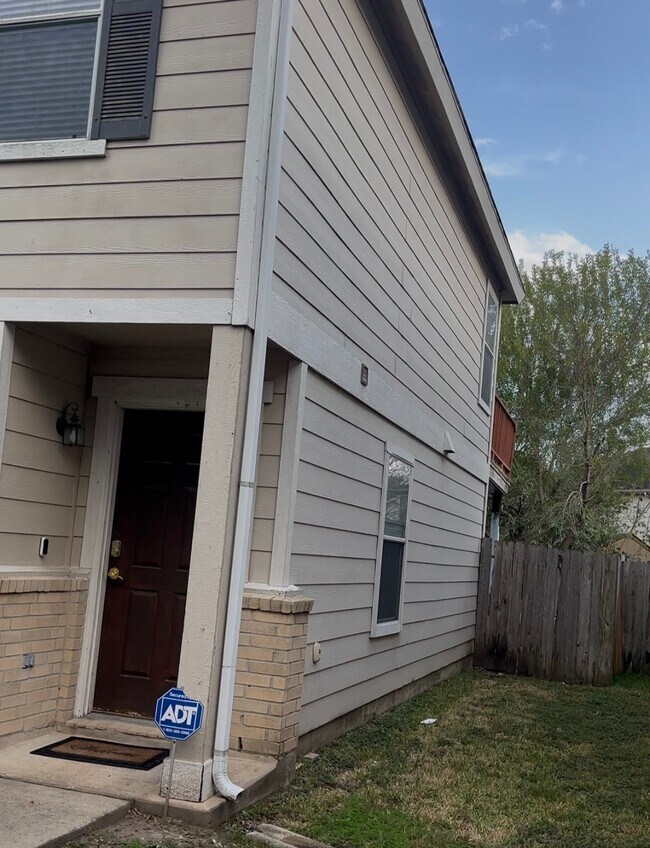 Building Photo - 2943 Latch Ln