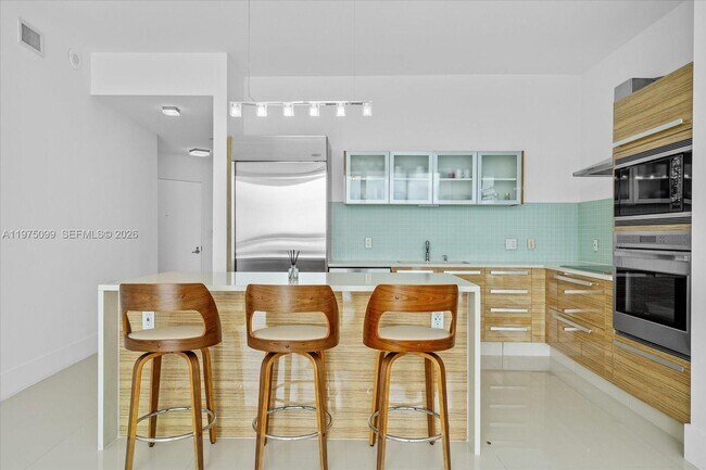 Foto del edificio - 2020 N Bayshore Dr
