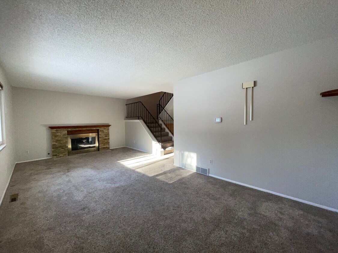 376 Upham St, Lakewood, CO 80226 Townhome Rentals in Lakewood CO