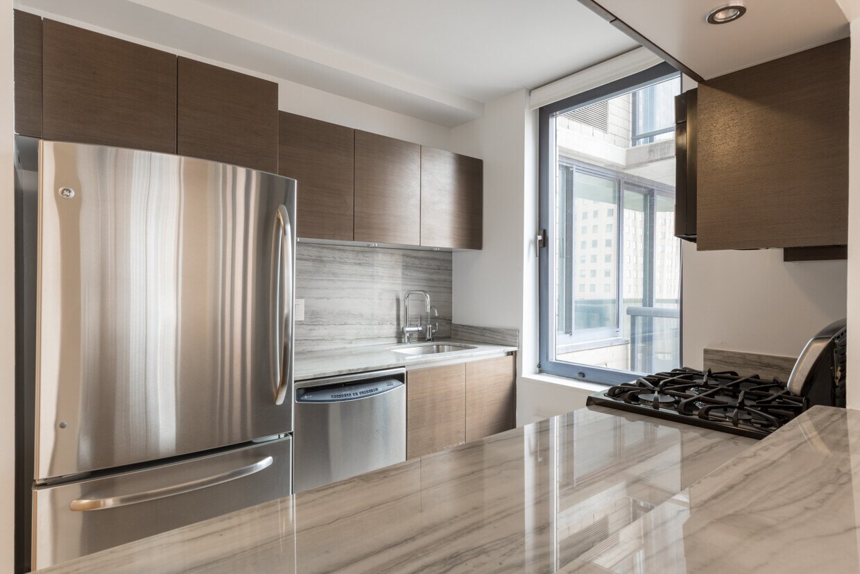 Building Photo - 233 W 48th St