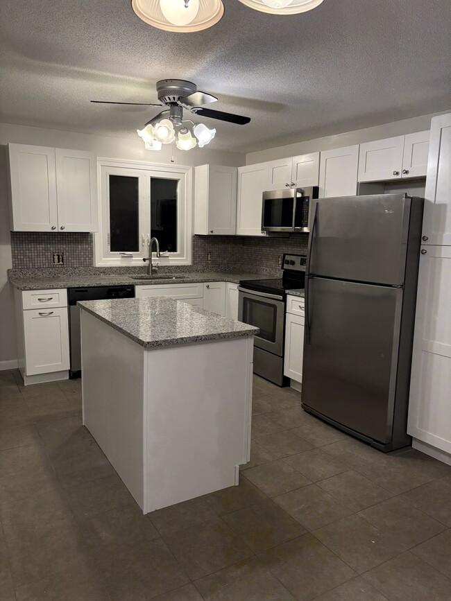 Building Photo - 31 Bishop Ave